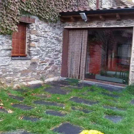 Casa De Piedra En *