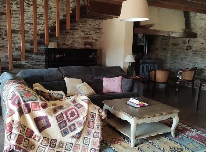 בית כפרי Casa De Piedra En *